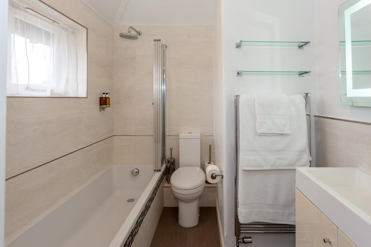 Avalon House B&B Линдхорст Экстерьер фото
